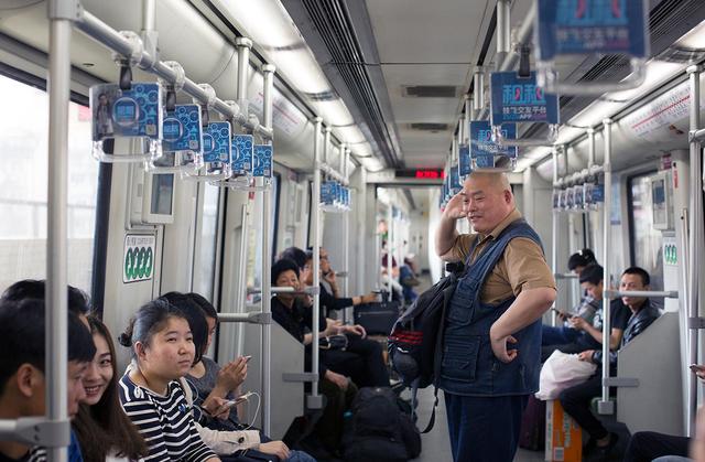 百度胖 老师吧上海市公安局轨道交通分局石宇玉老师求救 微信抖音快手百度贴吧百科图片视频知道搜索上海胖  ...